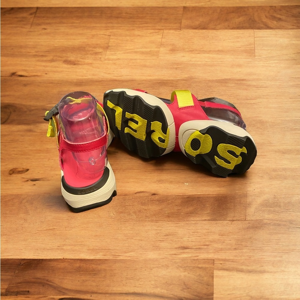 Sorrel Kinetic Impact Cactus/Pink Outdoor Performance Sandal. Size 8 - Picture 7 of 8